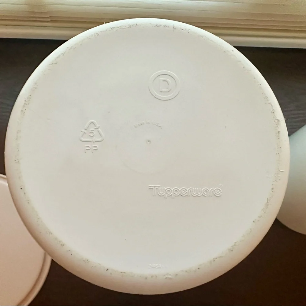 Vintage Tupperware containers-set of 3 nesting
